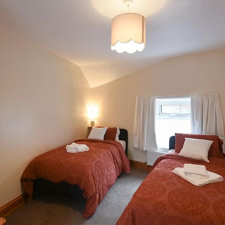 Llys Dedwydd Villa Dolgellau Bagian luar foto